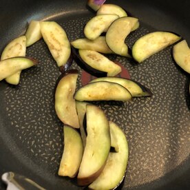 ごま油香るナスの味噌汁 やる気 レシピ 作り方 By たこべいべい 共働き夫婦の言い訳料理ブログ 楽天レシピ ごま油香るナスの味噌汁 やる気 レシピ 作り方 By たこべいべい 共働き夫婦の言い訳料理ブログ 楽天レシピ